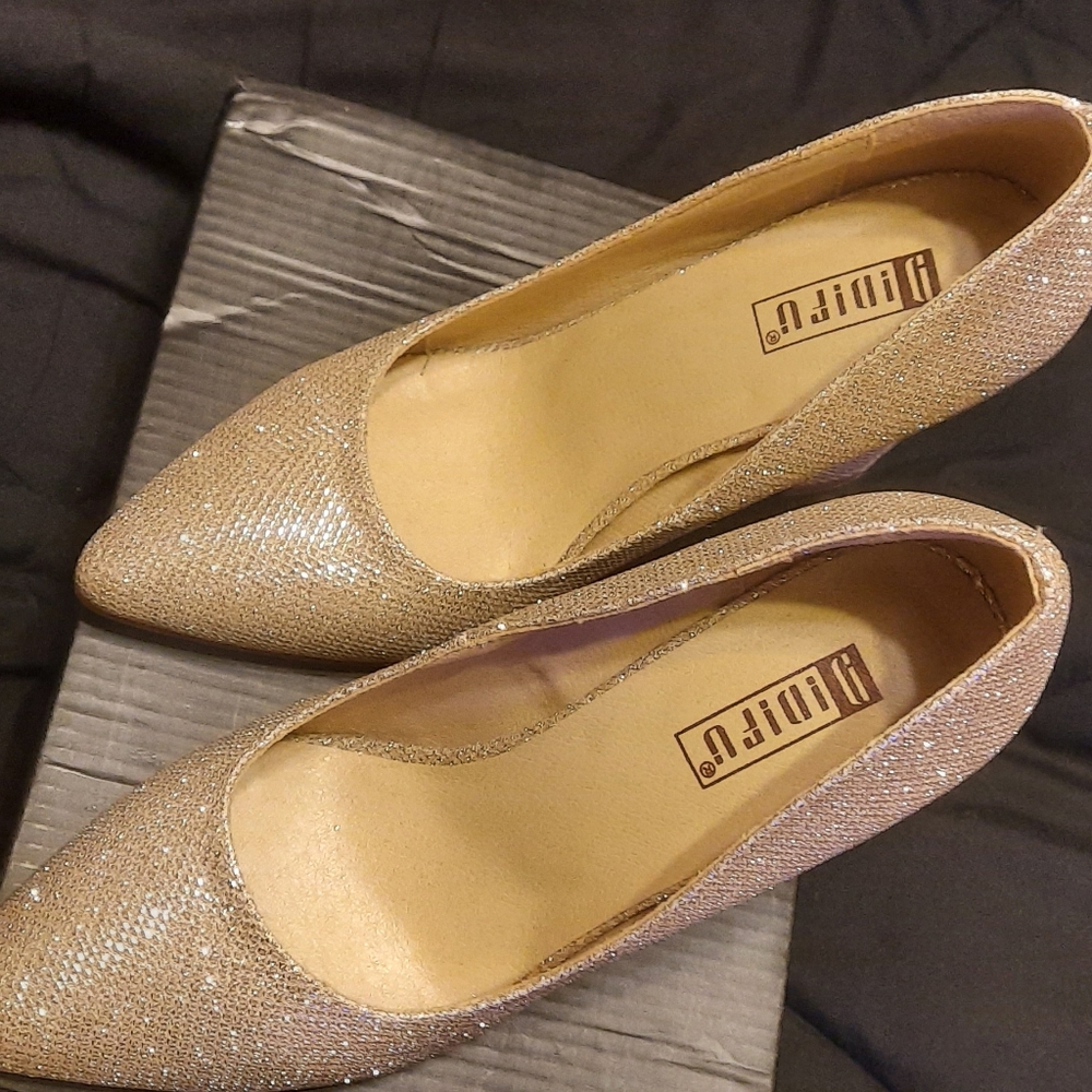 IDIFU Gold Glitter Shoes Size 5.5